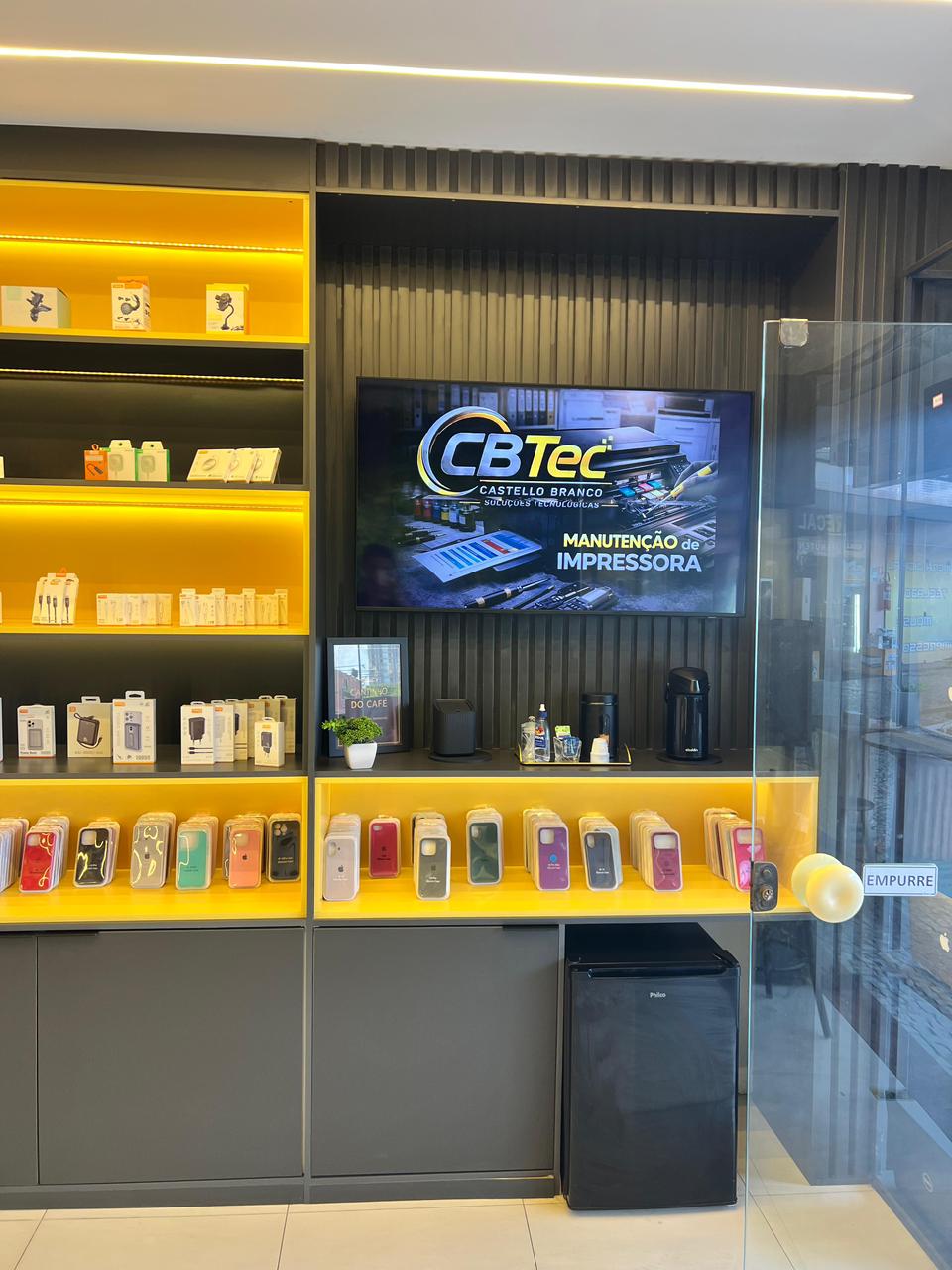 Loja CBTec — vitrine e atendimento